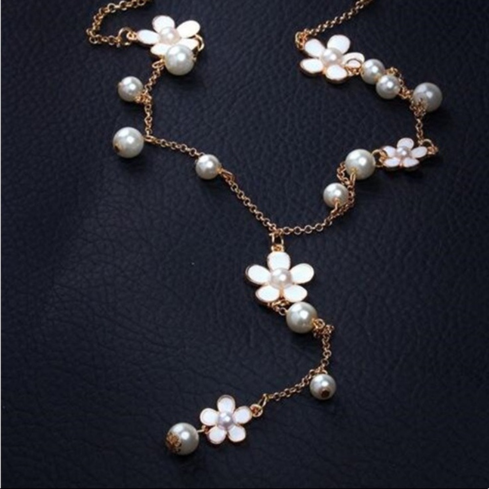 ⭐️NEW⭐️Long Pearl&Flower Gold Necklace - Picture 3 of 8